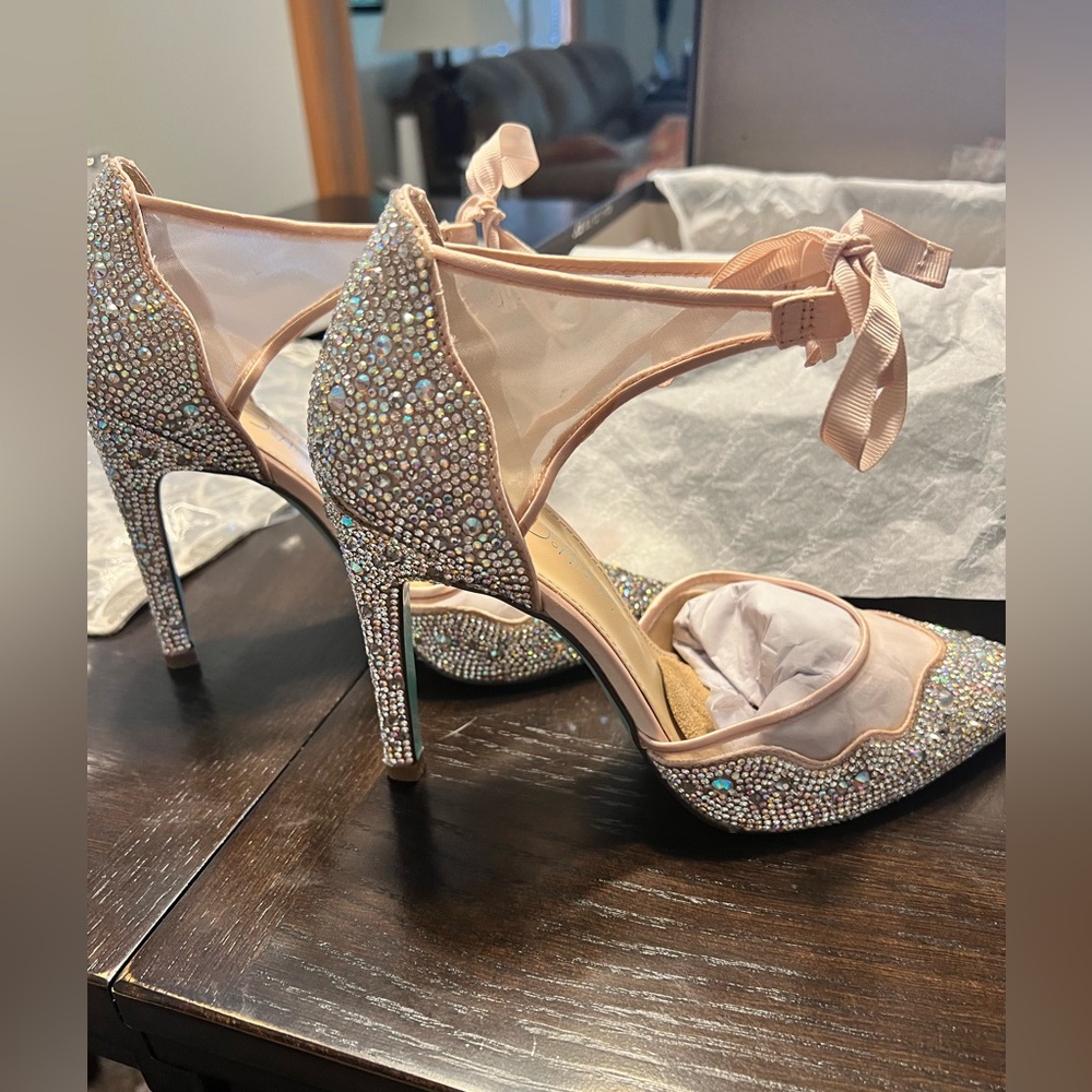 NEW Betsey Johnson Pumps - Picture 7 of 16